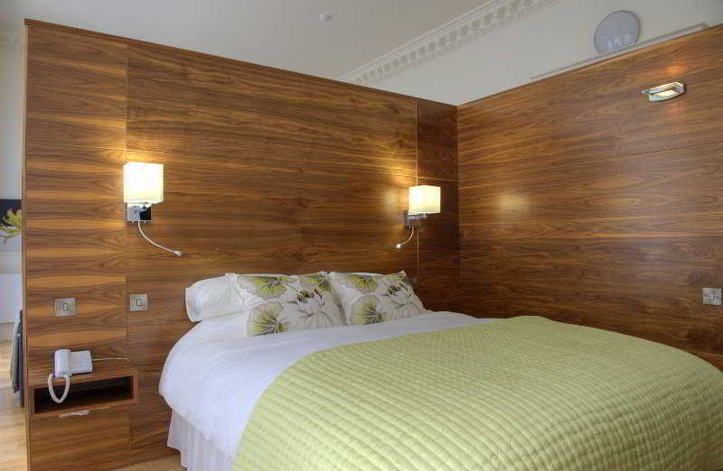 Clarendon Luxury Apartment