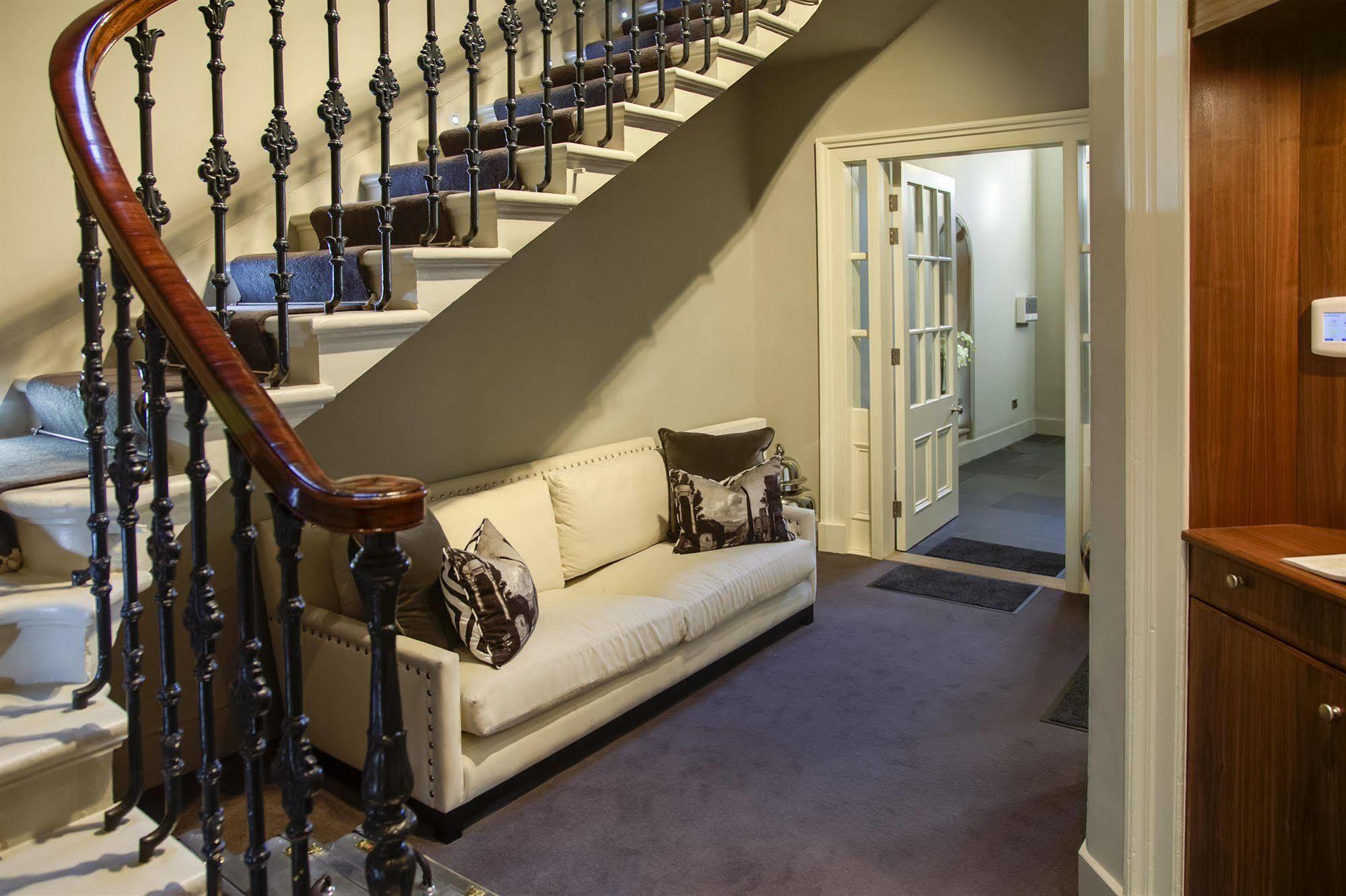 Clarendon Luxury Apartment *