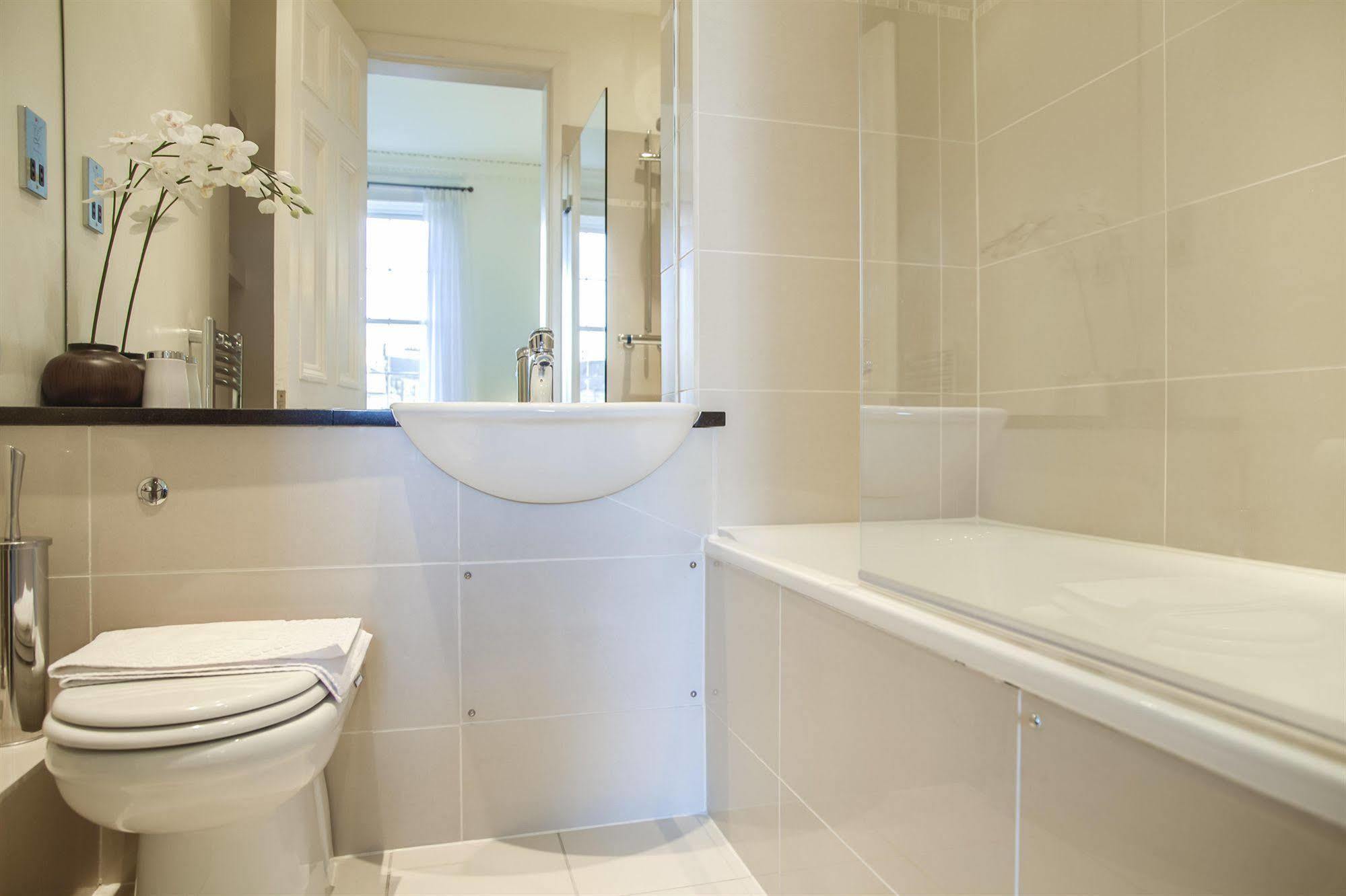 Clarendon Luxury Apartment *
